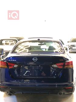 نيسان ألتيما